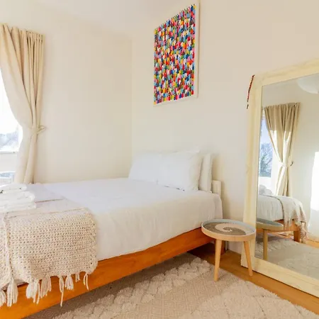 Отель Guestready - Tranquil Retreat In Chapelizod 3*